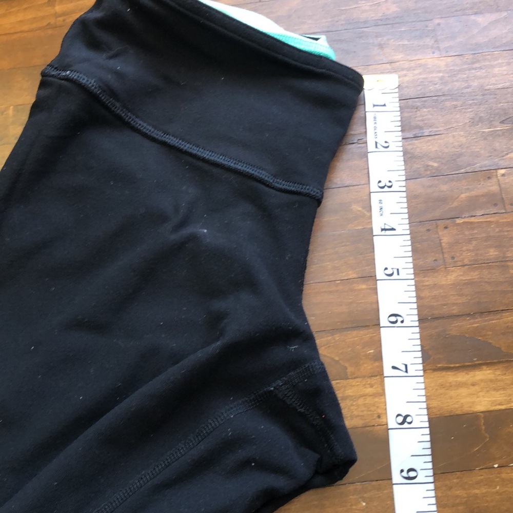 Lululemon Crop Running Leggings 4 reversible - Picture 8 of 9